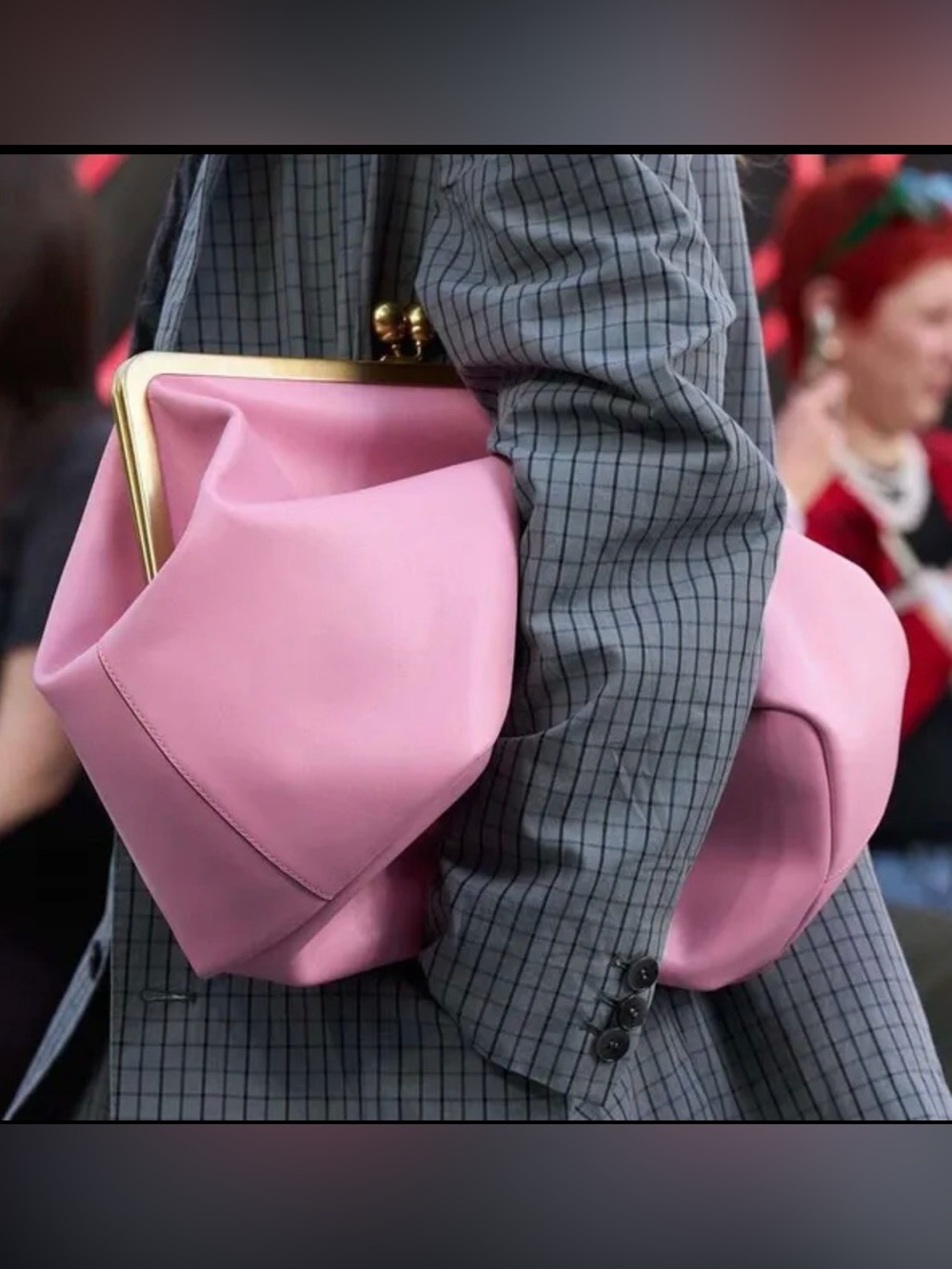 💕 Oversized Pink Kisslock Frame Handbag 💕